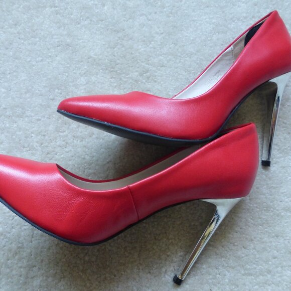 LE CHATEAU bright red red orange leather pumps with silver heel - Picture 3 of 14